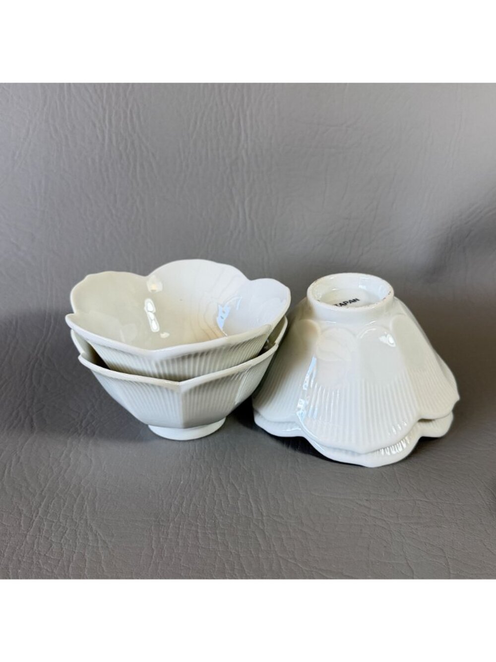 Vintage White Porcelain Lotus Bowls Ribbed Scalloped Set of 4 Japan 4.75" - Picture 7 of 7